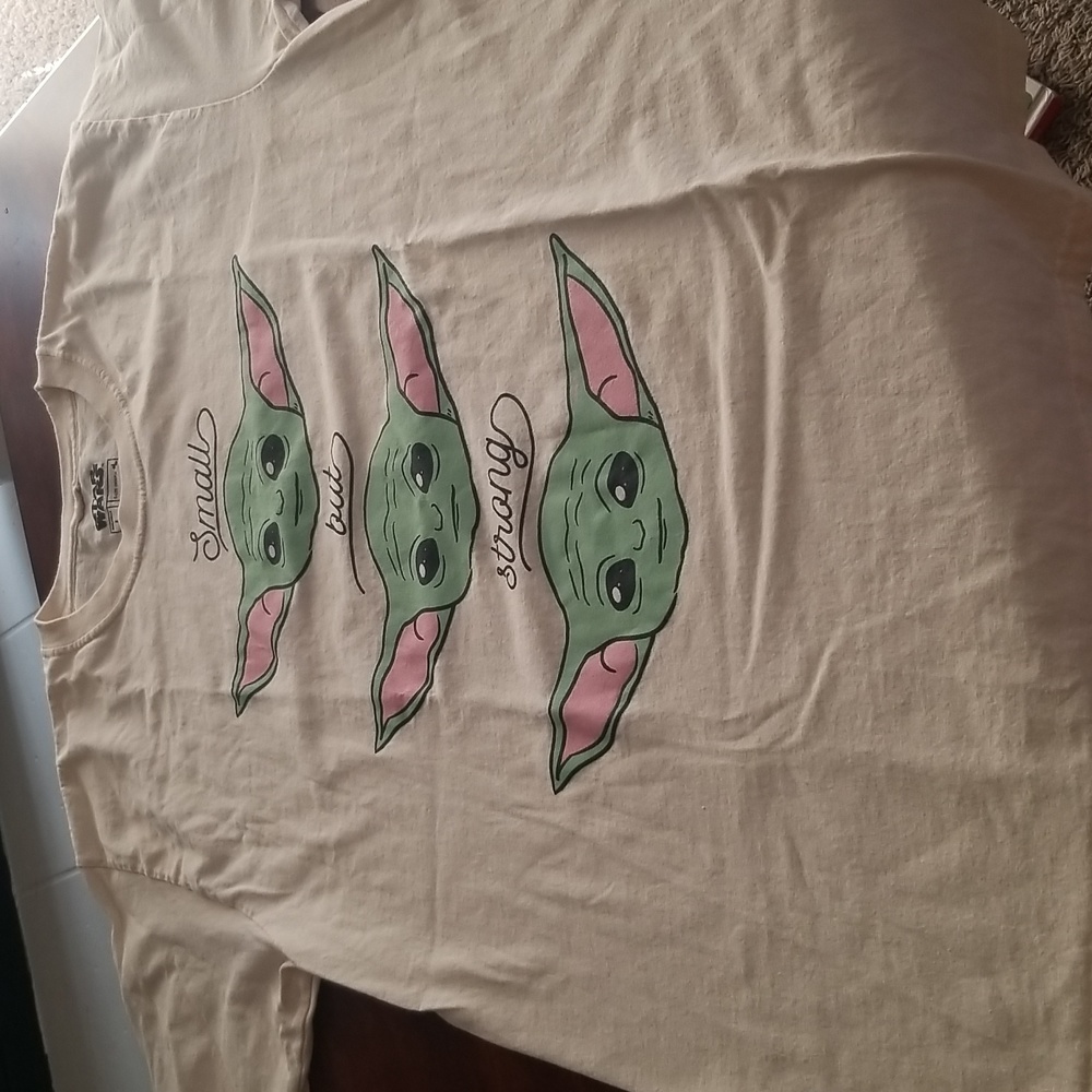 Like new Disney t-shirt Small But Strong Star Wars shirt